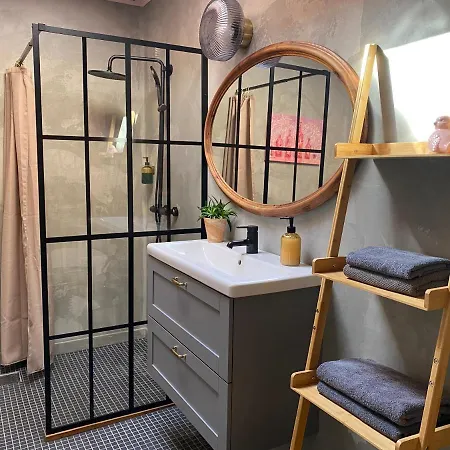 Apartment Gallery In The Heart Of