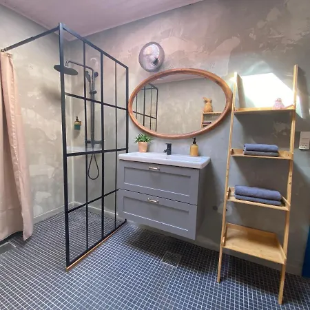 Apartment Gallery In The Heart Of Hojer